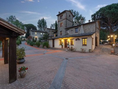Apartment Charmantes Apartment in Montone mit Garten - Outdoor photo 11