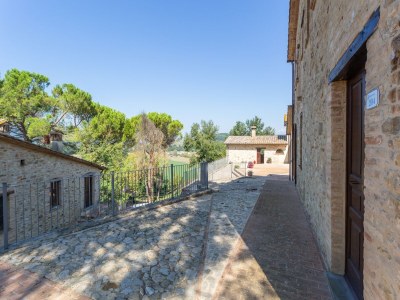 Holiday house Luxuriöses Ferienhaus in Montone mit 2 Swimmingpools - Outdoor photo 5