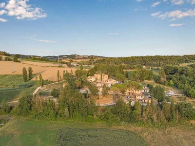 Holiday house Luxuriöses Ferienhaus in Montone mit 2 Swimmingpools - Environment photo 25