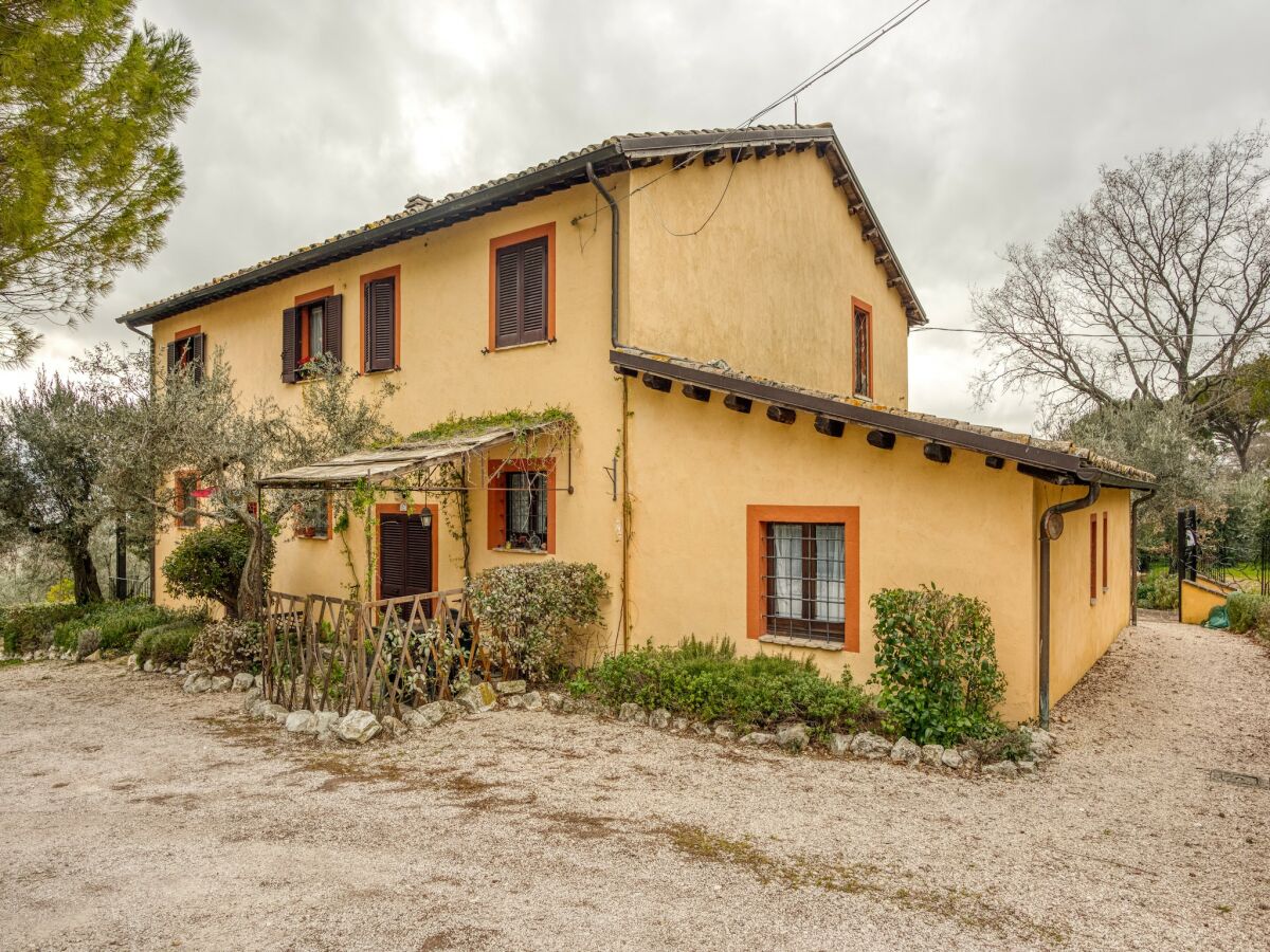 Holiday house Abgeschiedenes Ferienhaus in Montefalco mit Swimmingpool - Outdoor photo 5