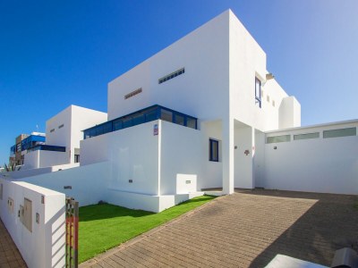 Holiday house Charmantes Haus mit Pool und Meerblick - Outdoor photo 2