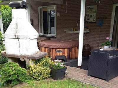 Bungalow Nice bungalow in Beek with hot tub - Outdoor photo 6
