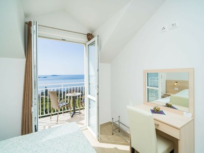 Apartment Villa Samba -  Luxury One-Bedroom Apartment with Balcony and Sea View - Features photo 11