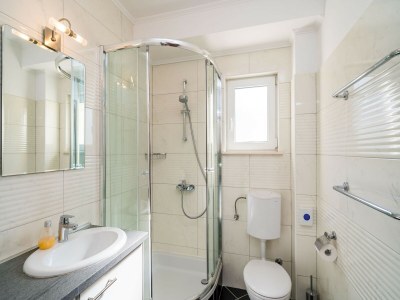 Apartment Villa Samba -  Luxury One-Bedroom Apartment with Balcony and Sea View - Features photo 12