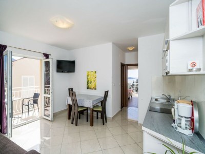 Apartment Villa Samba -  Luxury One-Bedroom Apartment with Balcony and Sea View - Features photo 16