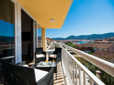 Apartment Apartments Sunshine Home - Two Bedroom Apartment with Balcony and Sea View in Korčula - Apartment