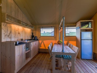 Holiday park Safari lodge for 6 people with veranda near the IJsselmeer - Features photo 7