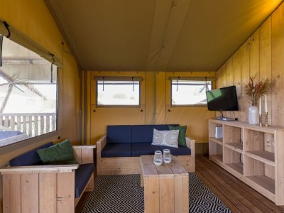 Holiday park Safari lodge for 6 people with veranda near the IJsselmeer - Features photo 10