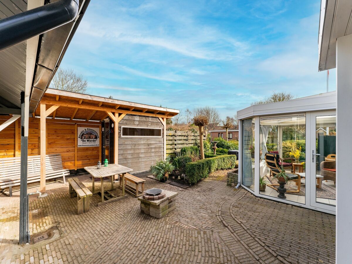 Holiday house Amazing holiday home in Lauwersoog with sauna