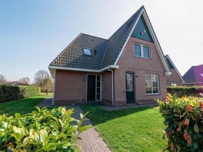Holiday park Villa in der Nähe des Sees in Makkum - Holiday park