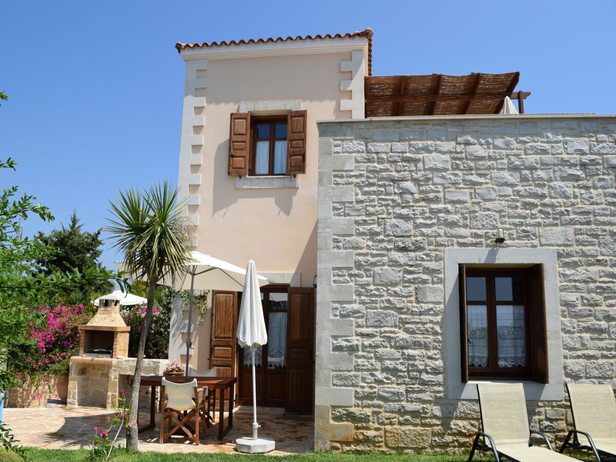 Villa Villa in Prines with White Mountains View