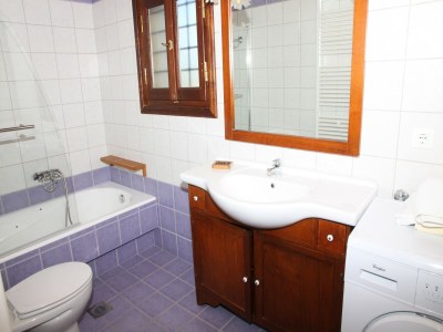 Villa Villa in Prines with White Mountains View - Features photo 41