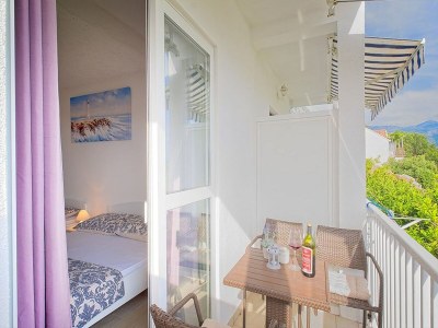 Apartment Apartments Grljević - Studio Apartment with Balcony and Sea View (A3) - Features photo 7