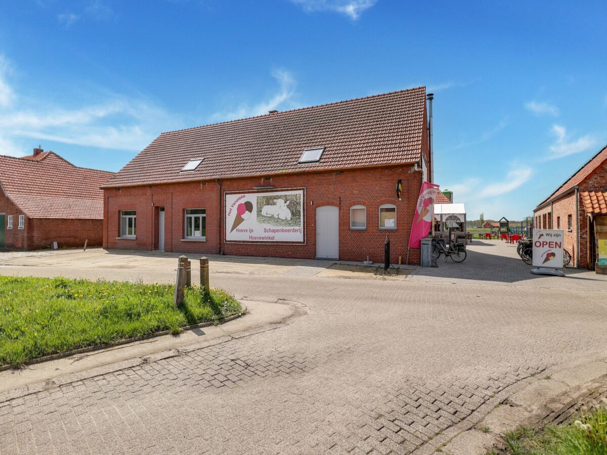 Holiday house Cottage on sheep farm with gelateria