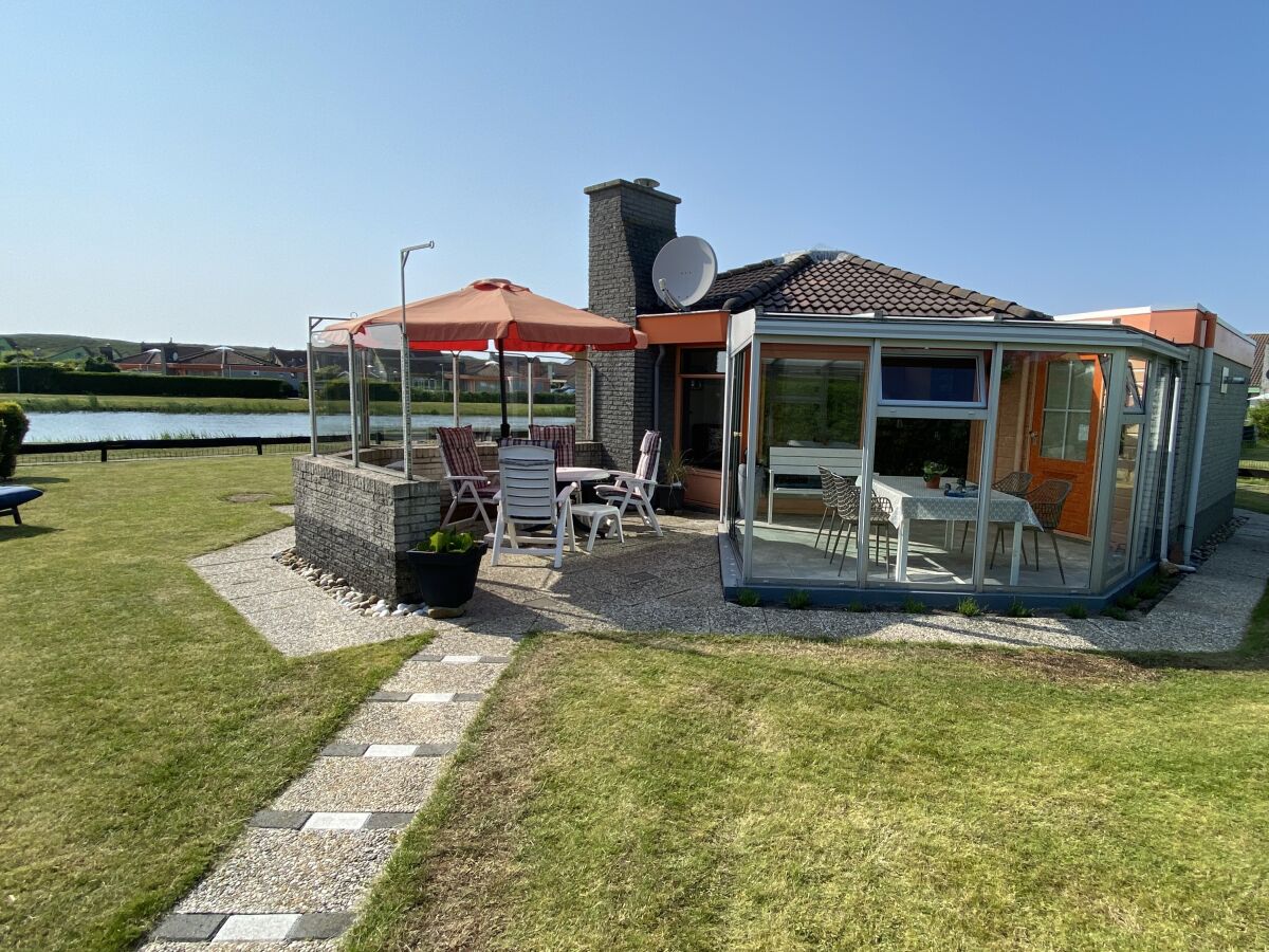 Holiday house Cozy Bungalow 153 - right by the sea