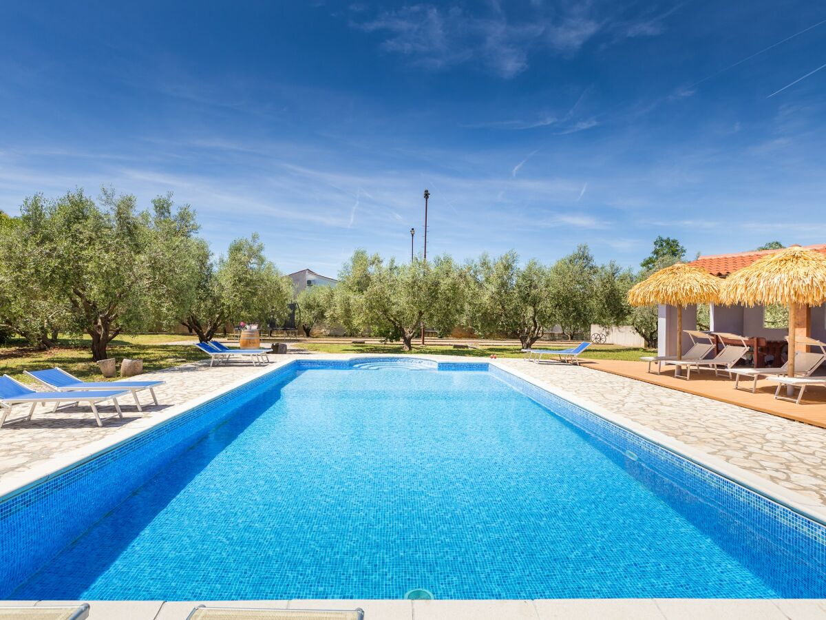 Holiday apartment Luxe Marceta 8 with Jacuzzi and Pool - Outdoor photo 2