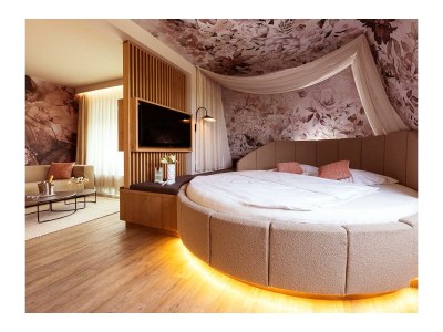 Holiday room Rosensuite - 1 Nacht inkl. Therme in Bad Loipersdorf - Holiday room