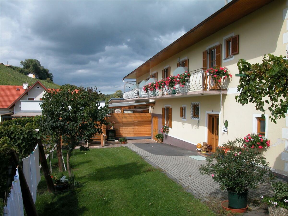 Apartment Ferienwohnung OG mit 1 Schlafraum