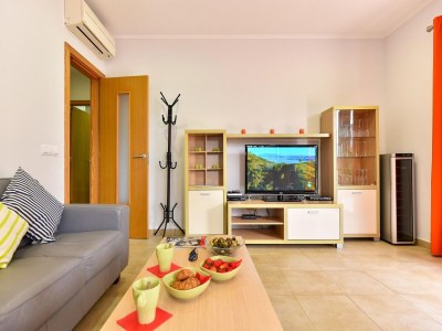 Holiday house Belvilla von OYO Strandhaus Adelfas - Features photo 21
