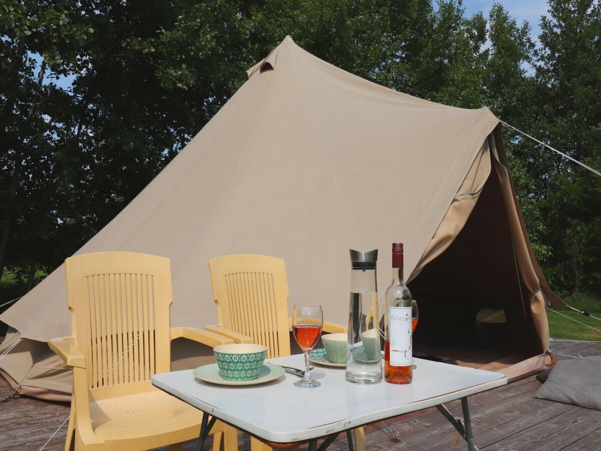 Holiday house Glamour Tent in Frisian Woods near Cycling Route