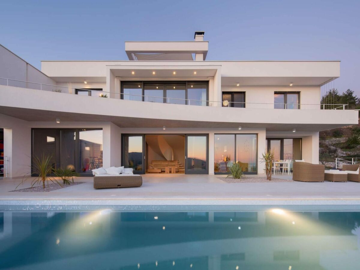 Holiday house Geräumige Villa mit Pool