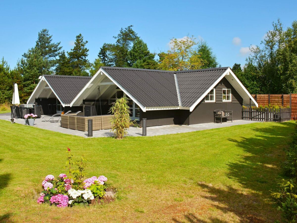 Holiday house Helles Ferienhaus mit Whirlpool -- By Traum Ferienwohnungen - Outdoor photo 4