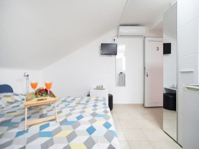 Apartment Apartments Milic - Twin Room 1 - Features photo 12
