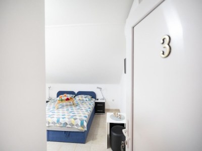 Apartment Apartments Milic - Twin Room 1 - Features photo 23