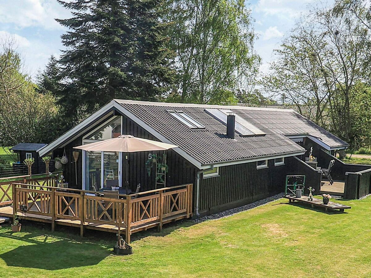Holiday house 6 Personen Ferienhaus in Væggerløse-By Traum