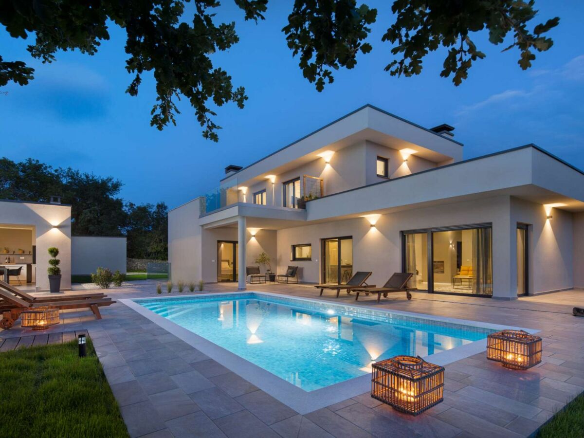 Holiday house Stilvolle Villa mit Pool