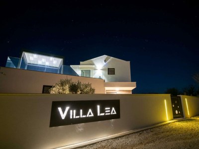 Holiday house Stylish Stay with Hot Tub - Outdoor photo 7