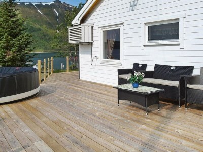 Holiday house 8 person holiday home in Arnøyhamn - Outdoor photo 10