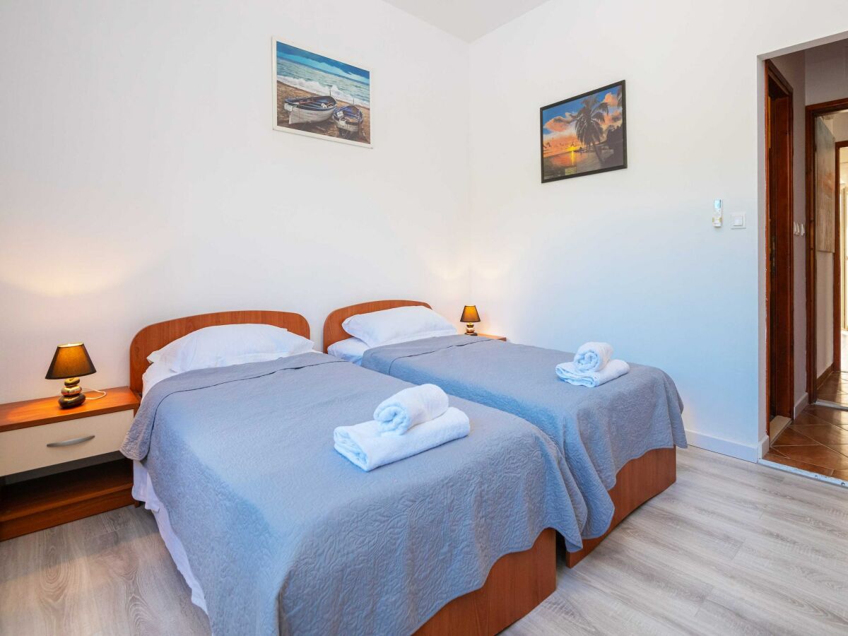 Apartment Apartments Azzurro- Three Bedroom Apartment with Terrace and Hot Tub ( Azzurro I-donji) - Features photo 5