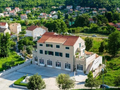Apartment Apartments Azzurro- Three Bedroom Apartment with Terrace and Hot Tub ( Azzurro I-donji) in Dubrovnik - Apartment