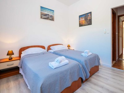 Apartment Apartments Azzurro- Three Bedroom Apartment with Terrace and Hot Tub ( Azzurro I-donji) - Features photo 5
