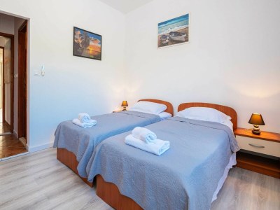 Apartment Apartments Azzurro- Three Bedroom Apartment with Terrace and Hot Tub ( Azzurro I-donji) - Features photo 6