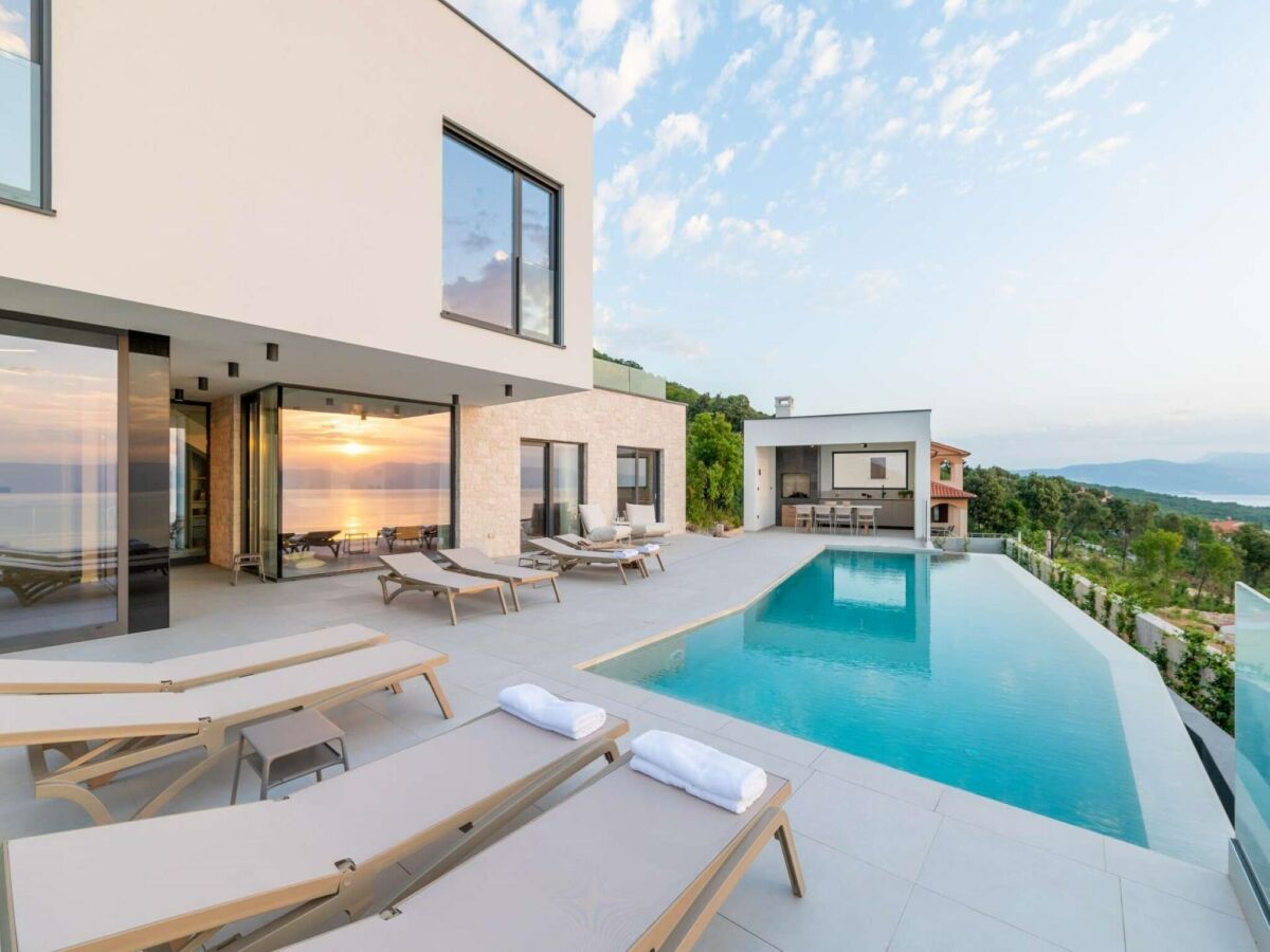 Villa Luxury Villa with Sauna