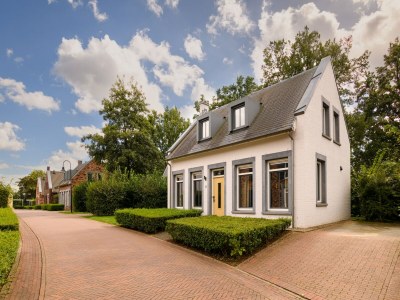 Holiday park Villa mit Sauna, Sprudelbad und Veranda - Holiday park