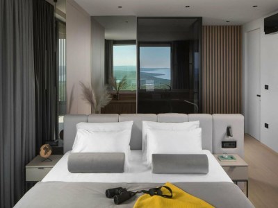 Holiday house Elegant Villa with Indoor Pool - Features photo 32
