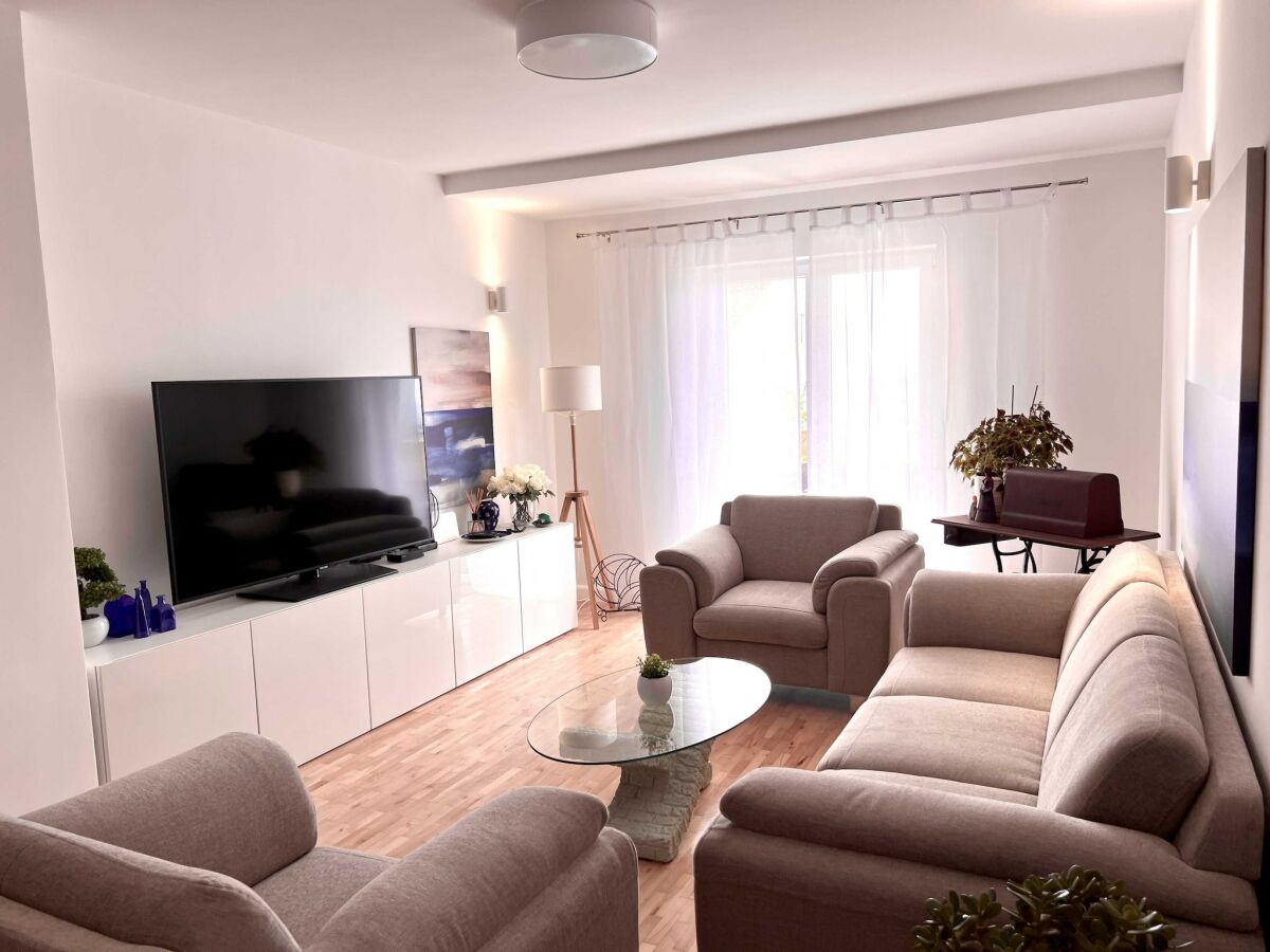 Apartment Apartment Lana - Two Bedroom Apartment with Terrace and Sea View