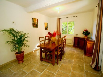 Holiday house Holiday Home in Le Thor with Private Pool - Features photo 14