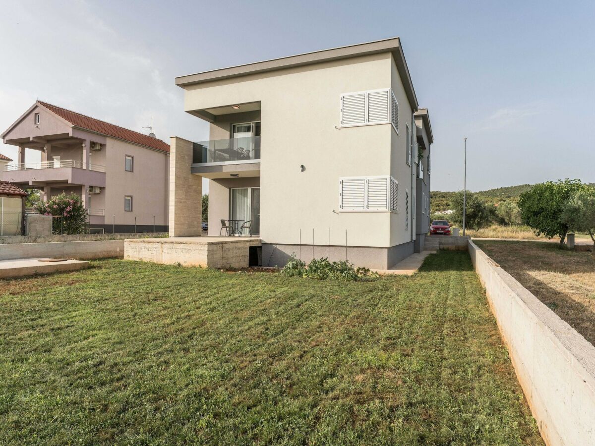 Apartment Luxury D Apartments - Two Bedroom Apartment with Terrace A1 - Outdoor photo 2