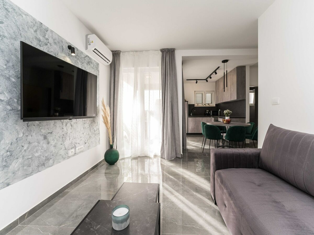 Apartment Luxury D Apartments - Luxury Two Bedroom Apartment with Terrace A2