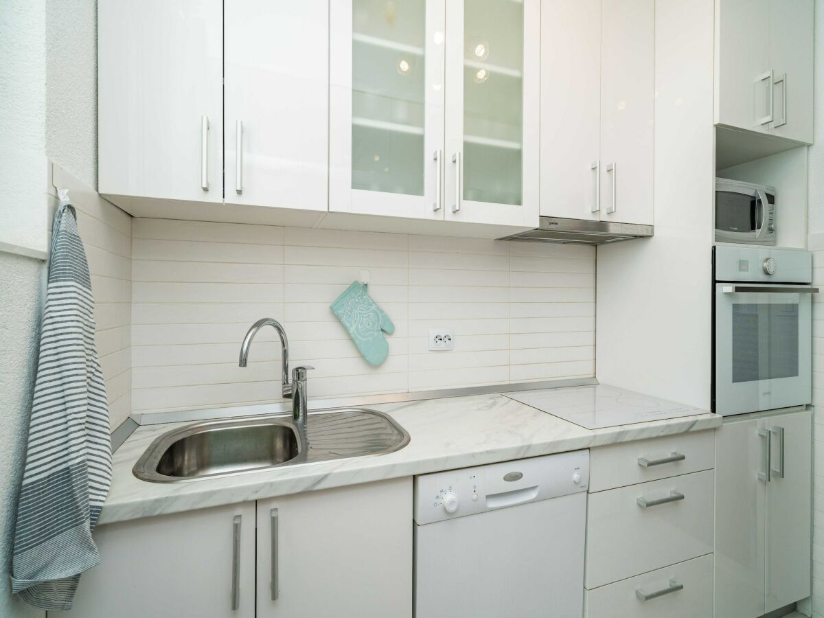 Apartment Apartment Klaudia - Two Bedroom Apartment with Balcony - Features photo 3