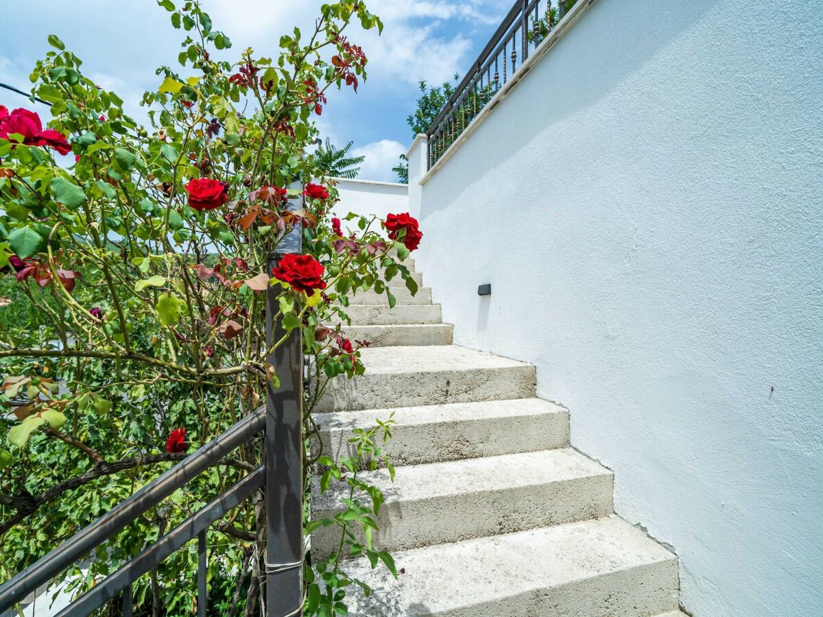 Apartment Hidden Gem Apartment - Two Bedroom Apartment with Terrace and Sea View - Outdoor photo 5