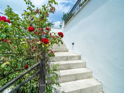 Apartment Hidden Gem Apartment - Two Bedroom Apartment with Terrace and Sea View - Outdoor photo 5