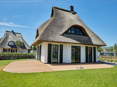 Holiday house Reetdachhaus in Fuhlendorf mit Sauna nahe Bodden - Outdoor photo 2