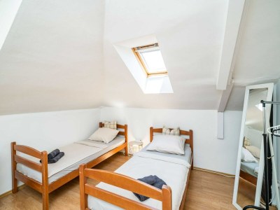 Apartment Rooms Nina - Double or Twin room with shared terrace - 1 - Features photo 7