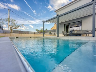Villa Villa Ana with Private Pool in Tinjan - Villa