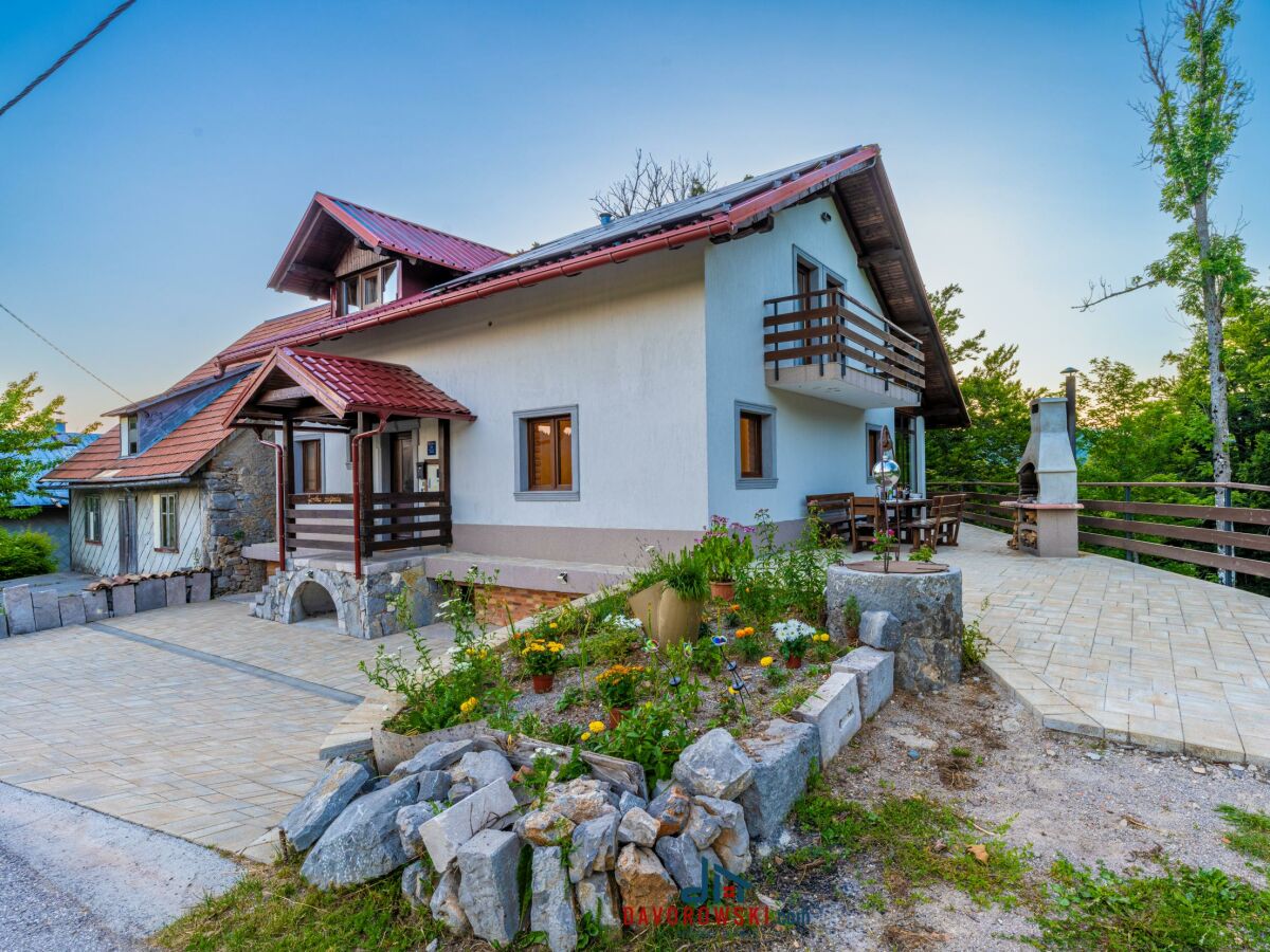 Holiday house Mountain Escape with Indoor Pool